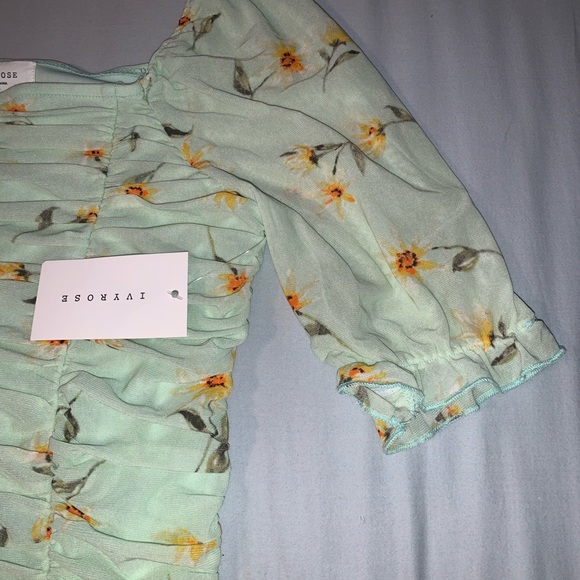 Ivyrose light green blouse - Picture 4 of 4